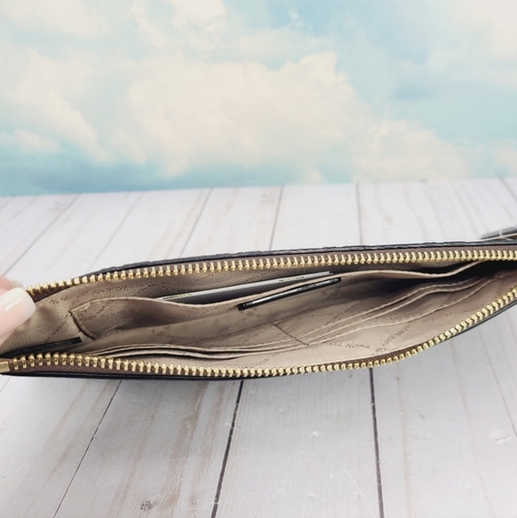 Michael Kors Large Zip Clutch Wristlet Black Patent Leather - Picture 8 of 12